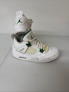 Jordan 4 Retro Basketball Sneakers in White and Green